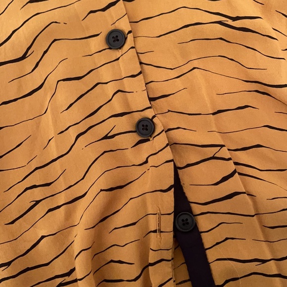 Colored button up blouse - Picture 2 of 3